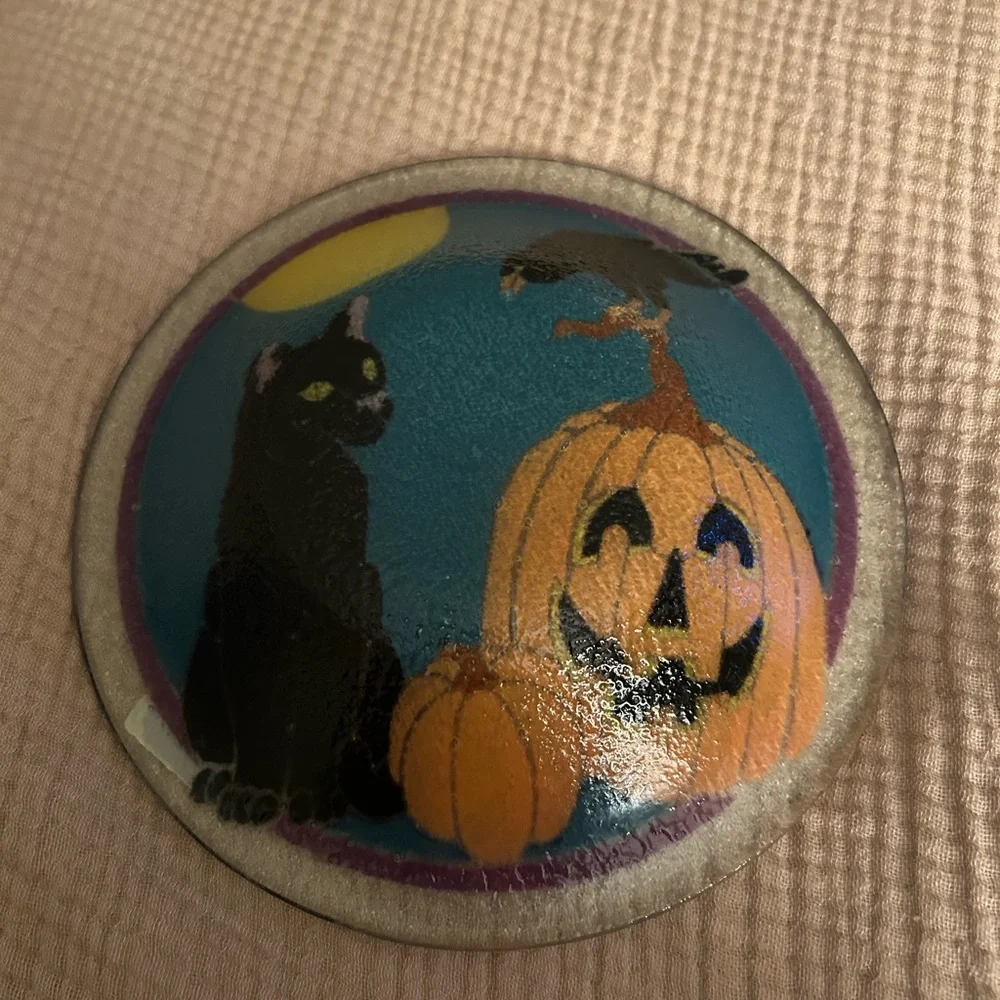 Peggy Karr Signed Glass Halloween 8 1/2” Bowl. Retired Black Cats And Crow. NWT